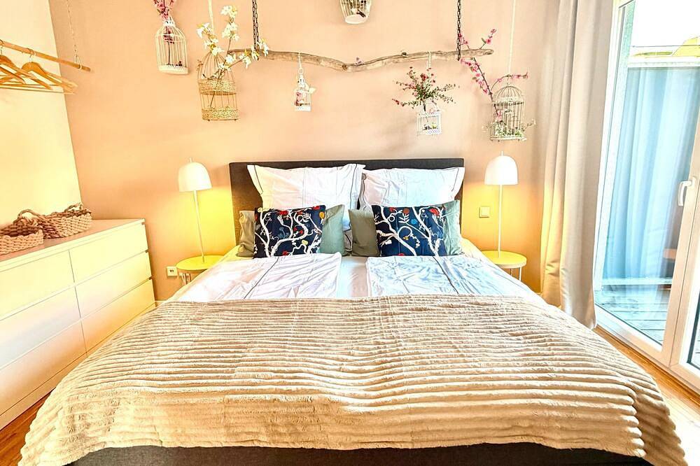 Entire apartment, Penthouse with Xl terrace | including parking space | top connection to the old town in Nuremberg, Frankenalb