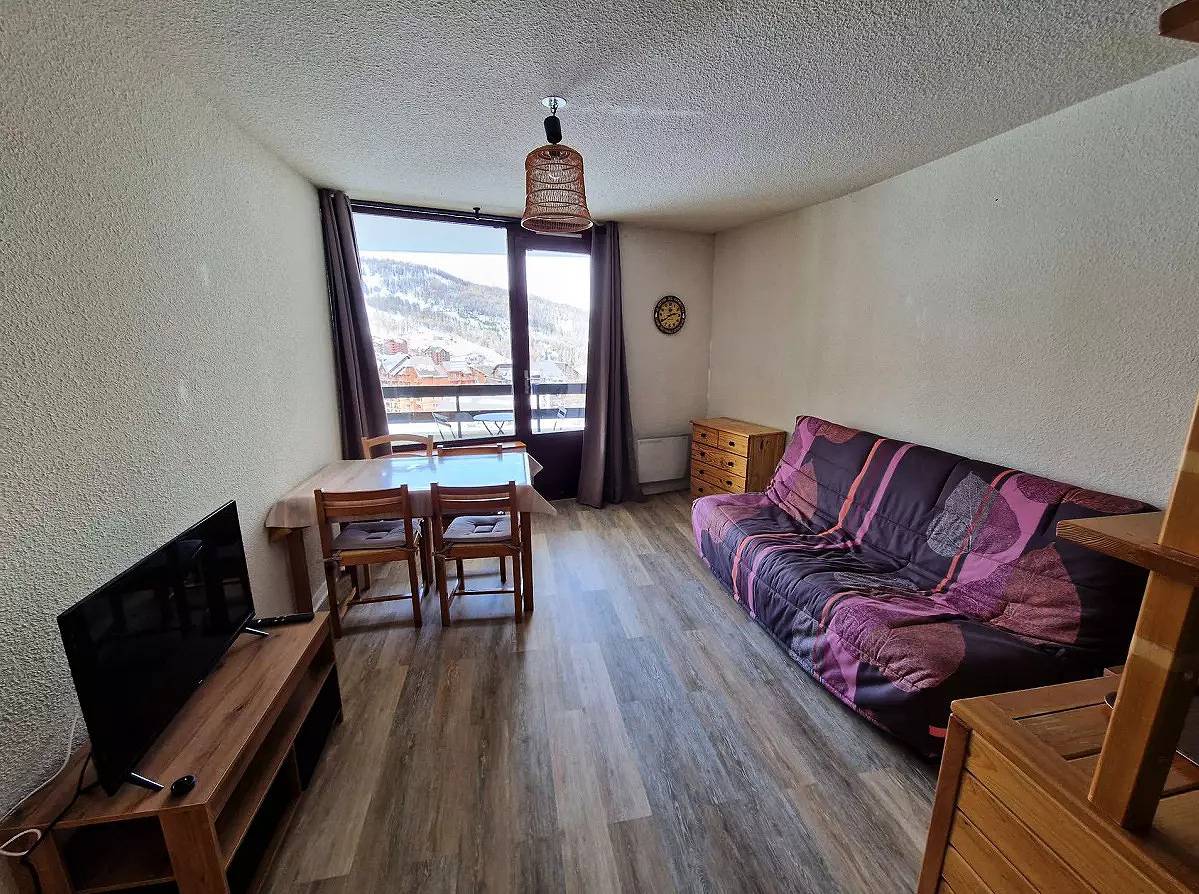 Estudio entero, Estudio + cabina esquina al pie de las pistas 4 personas - Presupuesto in Station de Risoul, Risoul