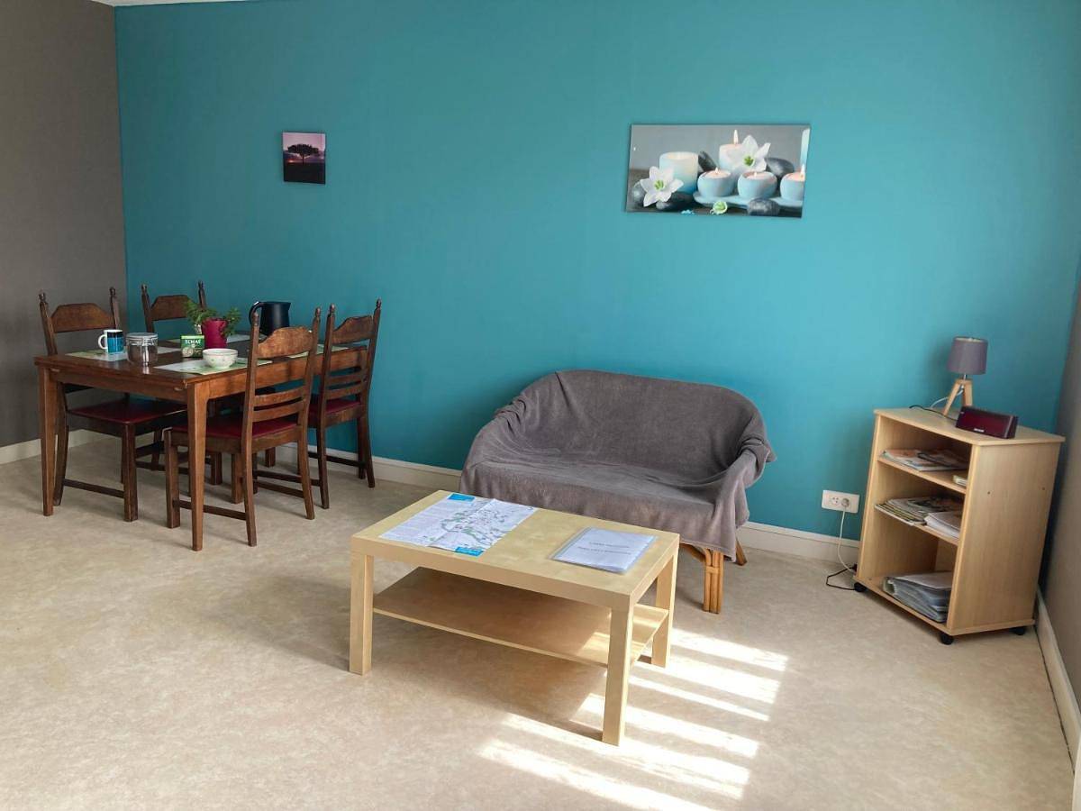 Appartement entier, One-Bedroom Apartment in Châtillon-sur-Seine, Région de Montbard