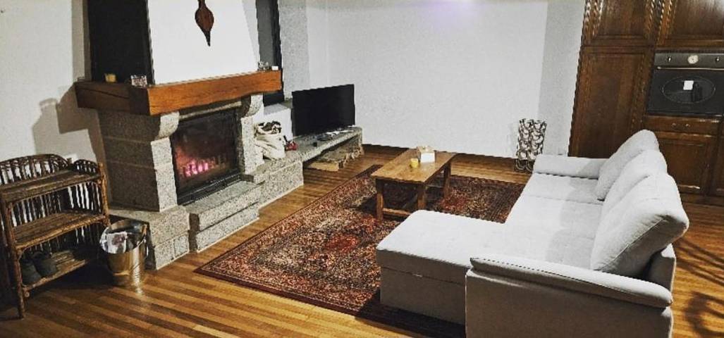 Location de vacances pour 9 personnes, avec jardin et vue à Ferrières-sur-Sichon - 3