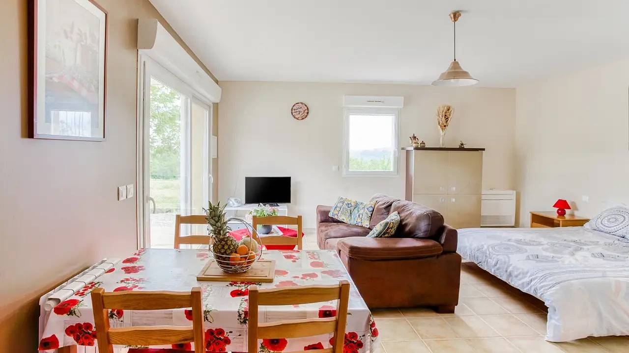 Maison de vacances pour 3 personnes avec piscine in Ardèche