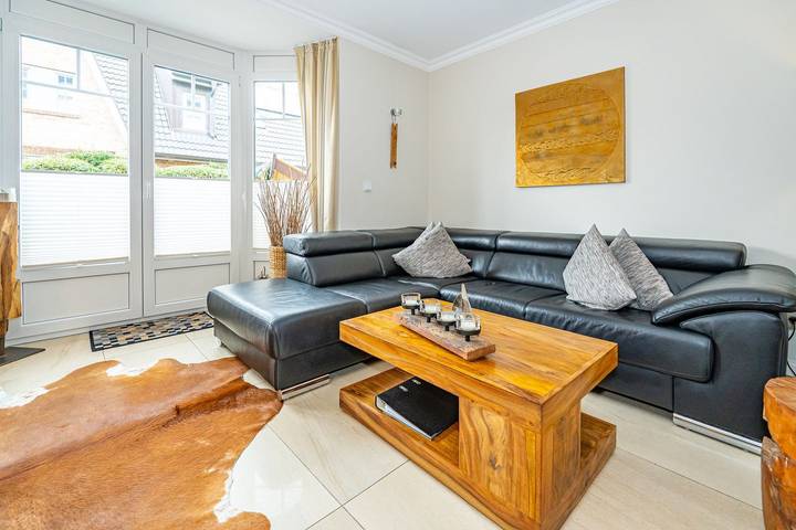 Ganze Wohnung, Ferienwohnung für bis zu 4 Personen mit Terrasse und Sauna. in Westerland, Sylt (Gemeinde)