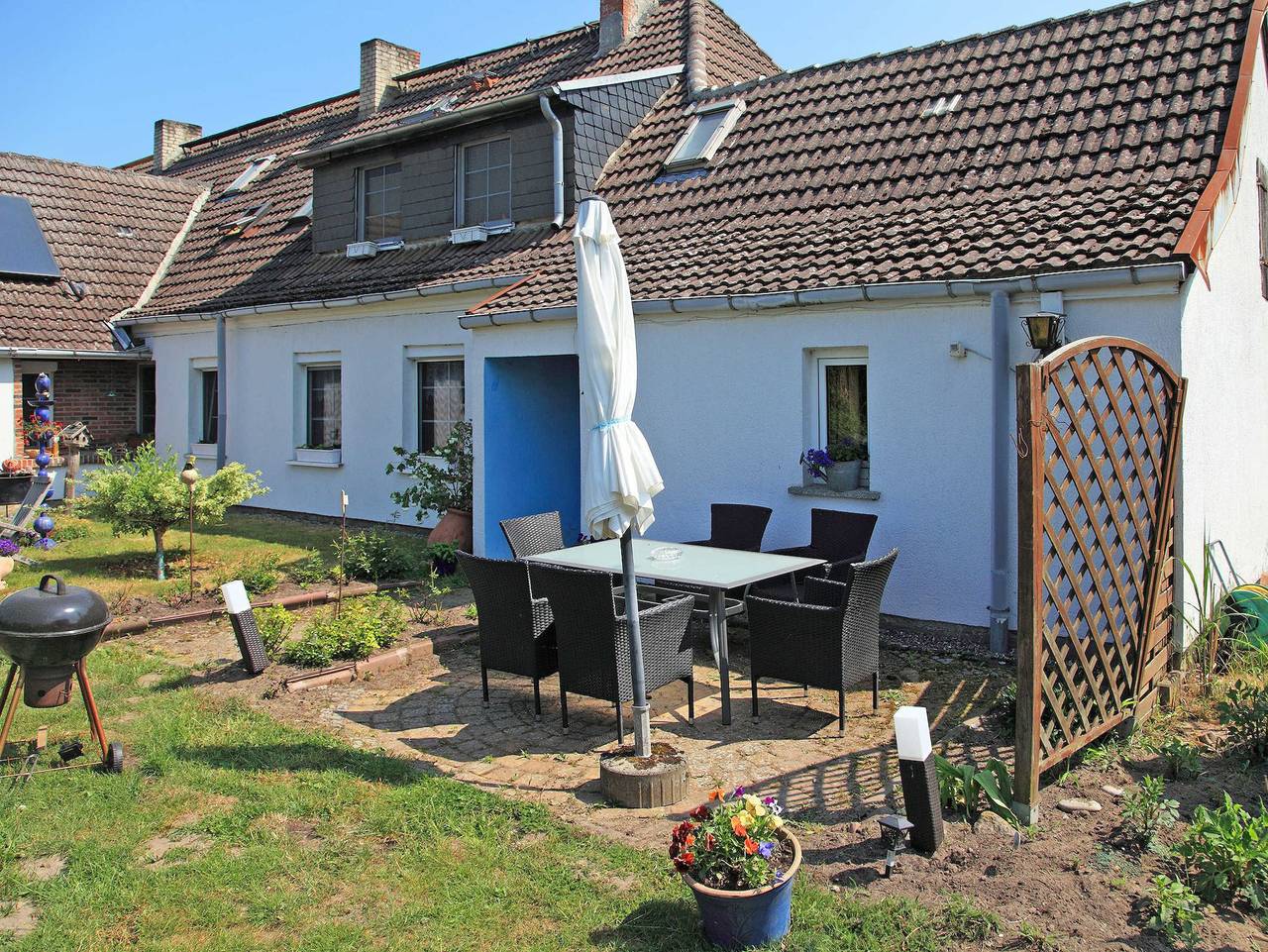 Ganze Ferienwohnung, Familienfreundliche Ferienwohnung mit großem Garten - Ferienwohnung in Rubkow, Vorpommern