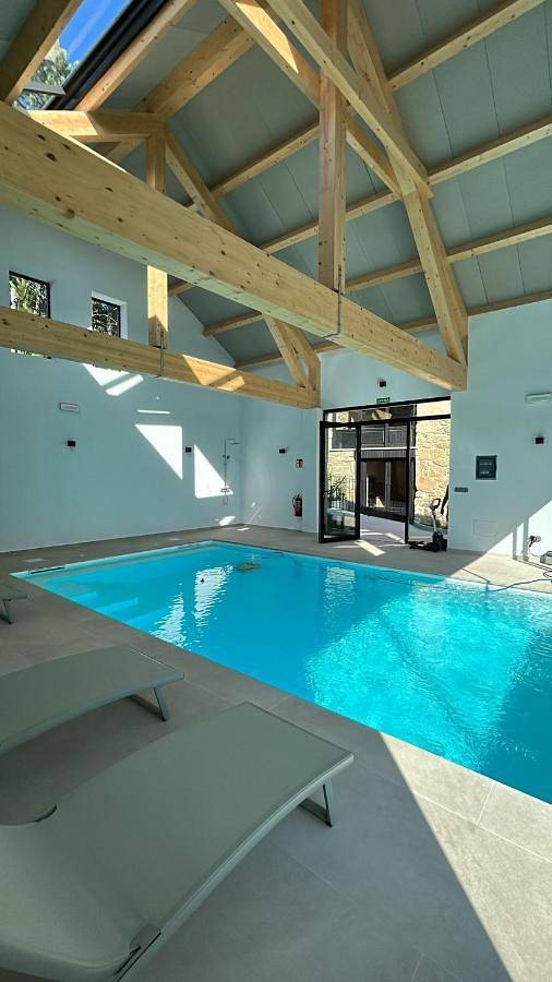 Casa rural para 2 personas, con piscina además de vistas y jardín en Rias Baixas