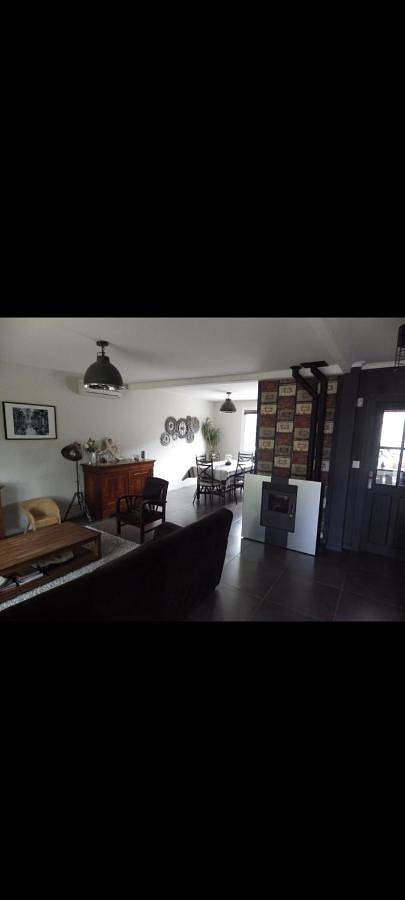 Location de vacances pour 6 personnes, avec piscine et terrasse à La Milesse - 2