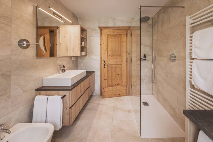 Ganze Wohnung, Ferienwohnung 'Désirée - Fanes' mit Bergblick, Balkon und Wi-Fi in Enneberg, Dolomiti Superski