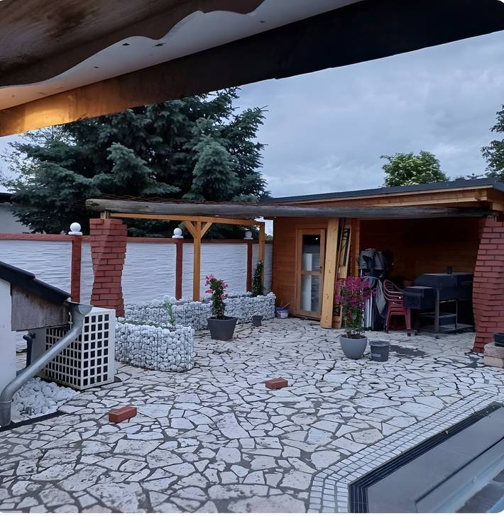 Ganze Wohnung, Apartment „Pooloase“ mit  Pool, Terrasse und WLAN in Colbitz, Elbe-Börde-Heide