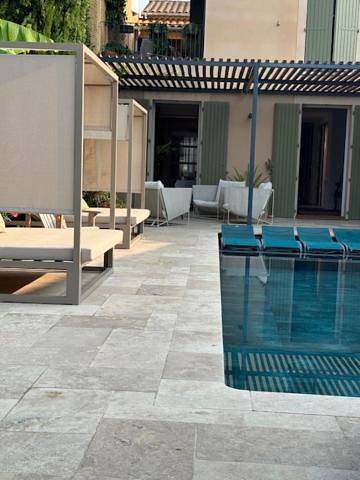 Chambre d’hôte pour 2 personnes, avec vue et terrasse ainsi que piscine et jardin à Orange - 4