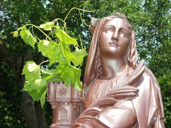 Location de vacances pour 13 personnes, avec piscine ainsi que vue et balcon, adapté aux familles à Mirecourt - 4