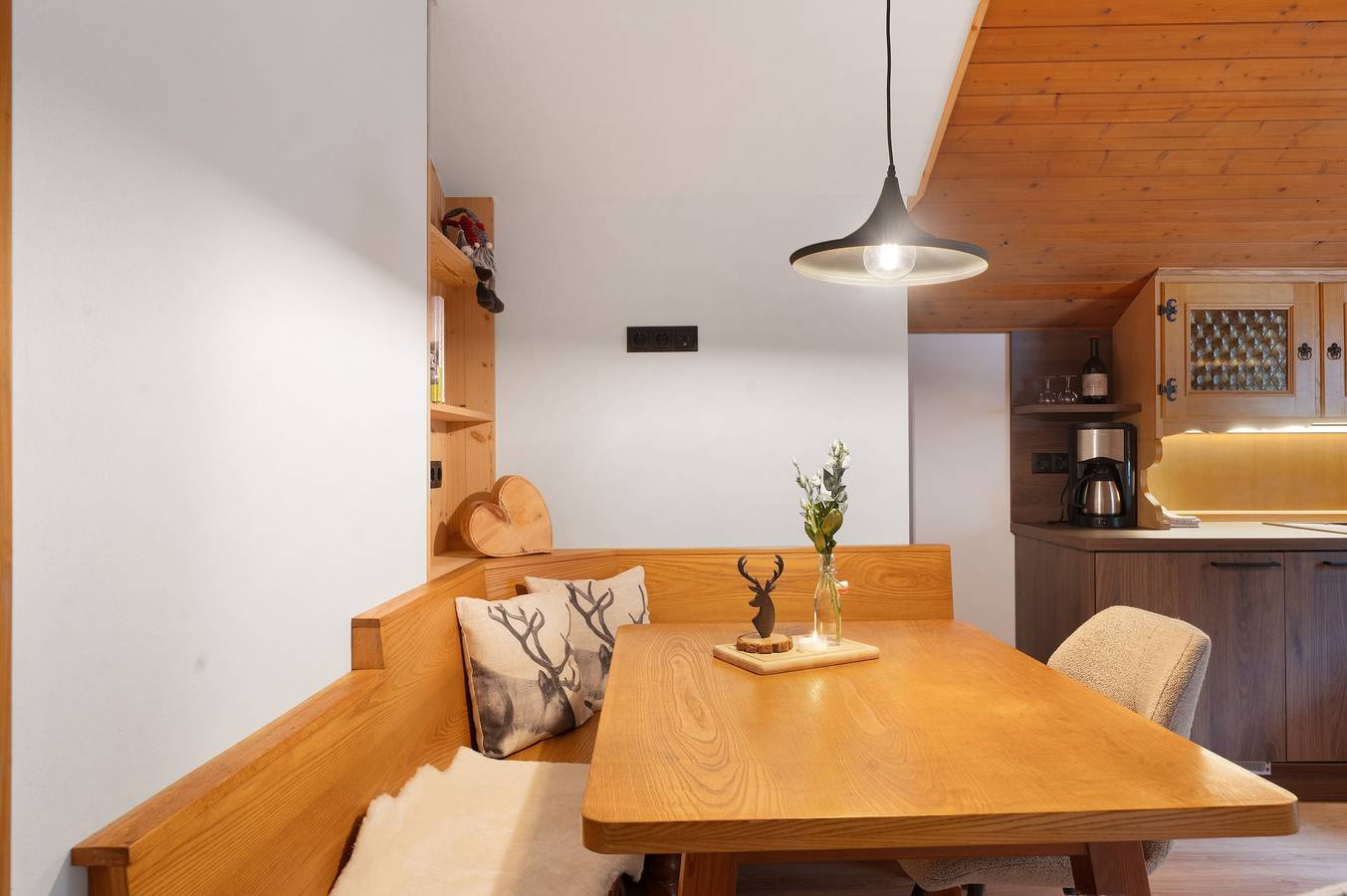 Ganze Wohnung, Ferienwohnung 'Carina' mit Bergblick, Balkon und Wi-Fi in Reinswald, Sarntal