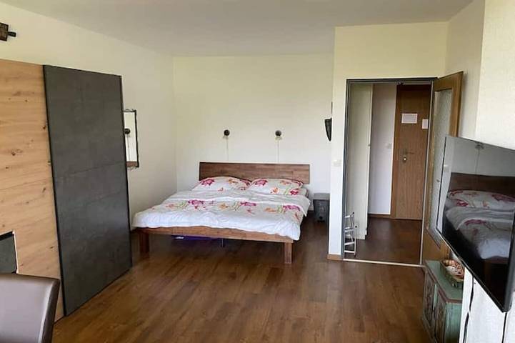 Ganze Wohnung, Ferienwohnung mit 46 qm - direkt am Ossiacher See &  Indoorpool in Bodensdorf, Gerlitzen