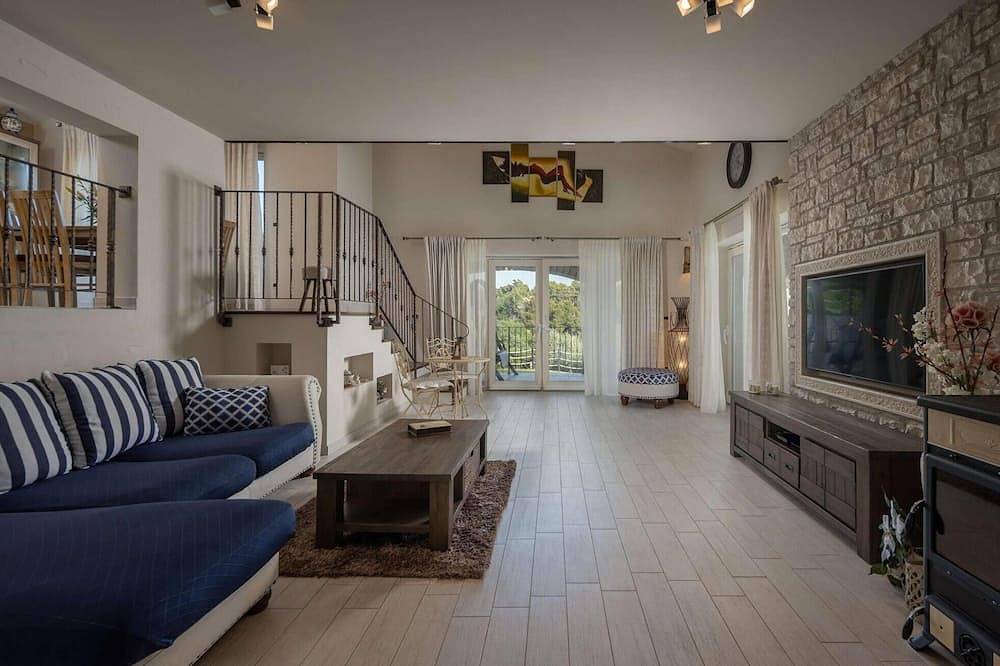 4 bedroom awesome home in Rab in Gradsko Kupaliste (Rab town), Palit