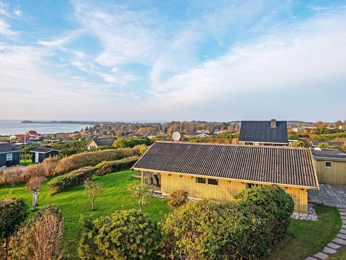Ferienhaus für 6 Personen, mit Meerblick und Terrasse sowie Garten in Knebel