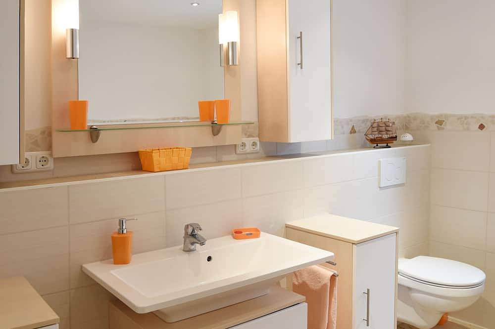 Geräumige Ferienwohnung mit  Blick auf den weißen Main. in Himmelkron, Frankenalb