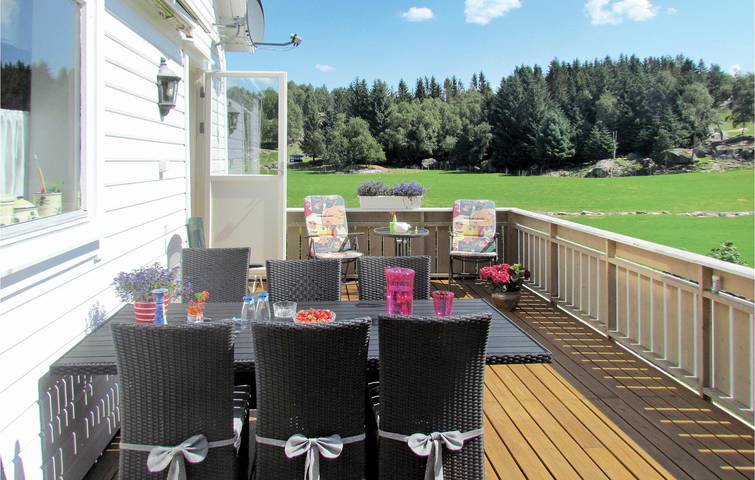 Ferienhaus für 7 Personen, mit Terrasse und Garten in Vindafjord