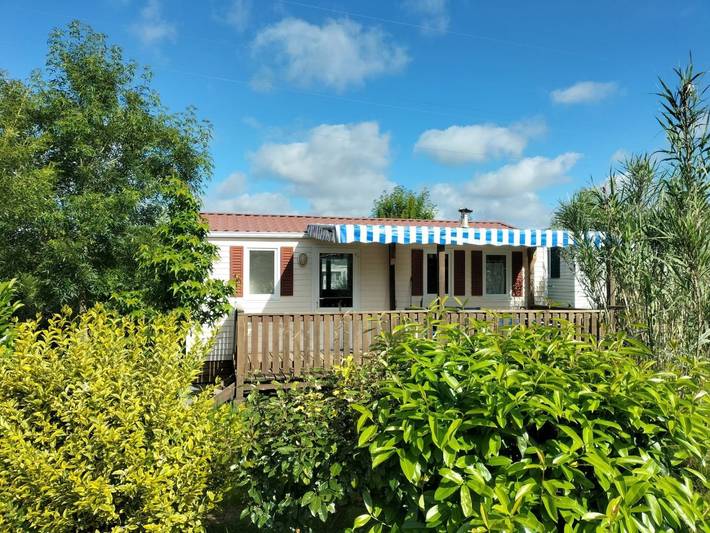 Mobil home pour 4 personnes, avec jardin, animaux acceptés à Cabariot