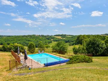 Maison De Vacances pour 10 Personnes dans Les Pechs-du-Vers, Parc Naturel Régional des Causses du Quercy, Photo 1