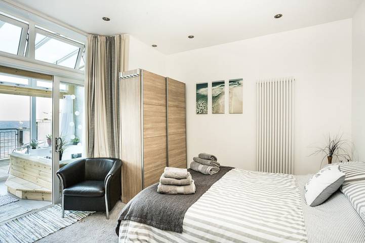 Ganze Wohnung, Spectacular ground floor apartment with unbeatable views across the Firth of Forth. in Edinburgh, Edinburgh und Lothian