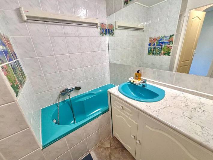 Gîte pour 4 personnes, avec piscine et vue dans Plage des Engraviers - 2