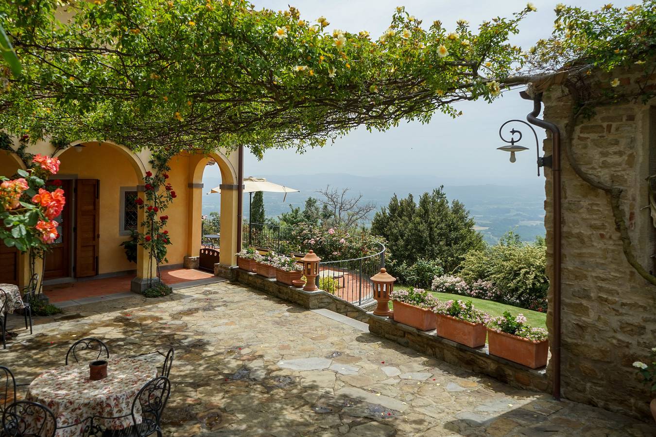 Ganze Ferienwohnung, Ruhig gelegene Ferienwohnung mit herrlichem Blick auf die Weinberge in Loro Ciuffenna, Valdarno