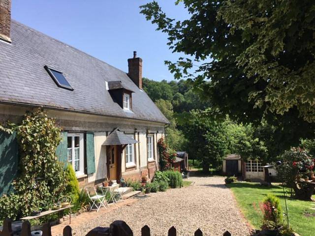 Gîte pour 3 personnes, avec jardin et vue dans Bézu-la-Forêt