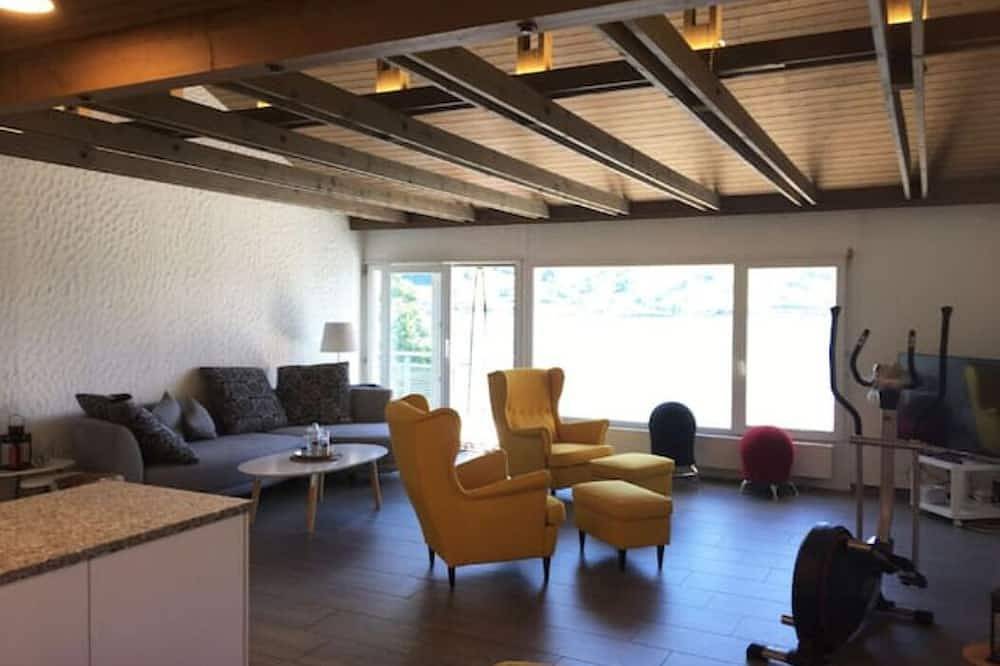 Apartamento entero, Traumwohnung, grosse Terrasse, direkt am Zuger See in Arth, Lago de los Cuatro Cantones