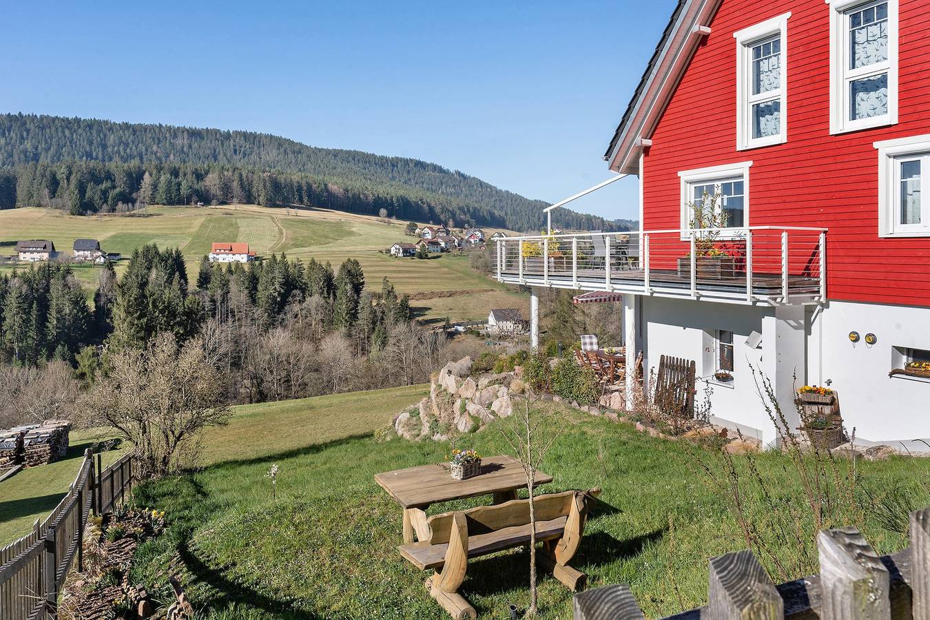 Ganze Wohnung, Ferienwohnung Sommerseite" mit privater Terrasse und Wi-Fi in Baiersbronn, Mittlerer Schwarzwald