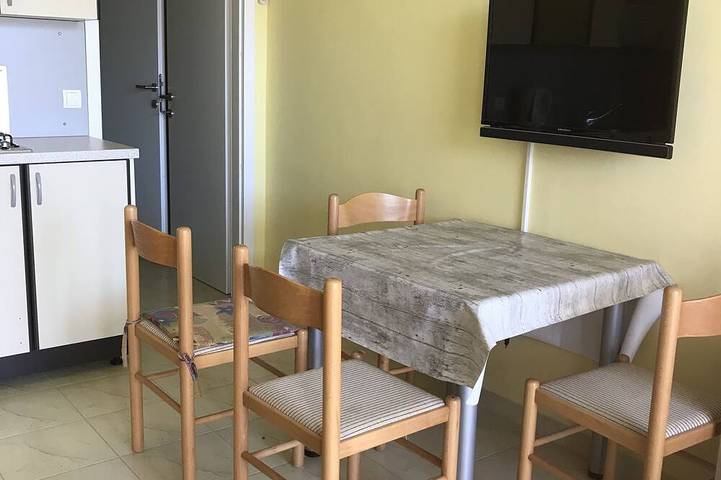 Ganze Wohnung, Cozy apartment on the ground floor with a small terrace in Privlaka, Zadar
