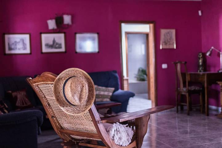 Spacious, quiet house with heated pool and large garden. in Guime, San Bartolomé