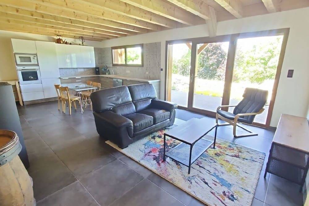 Entire apartment, Svea Lodge - Ideal cottage for families in Thollon-les-Mémises, Thonon-les-Bains region