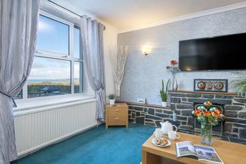 Glamping for 4 People in Pembrokeshire, South-Wales, Photo 1