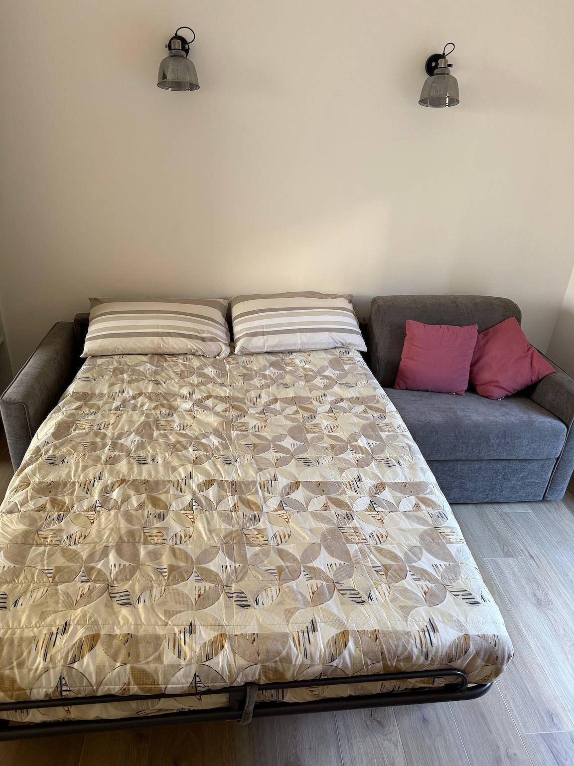 Casa Vacanze Regina con Giardino Privato vicino al Centro Storico di Lecco in Lecco, Prealpi Bergamasche Occidentali