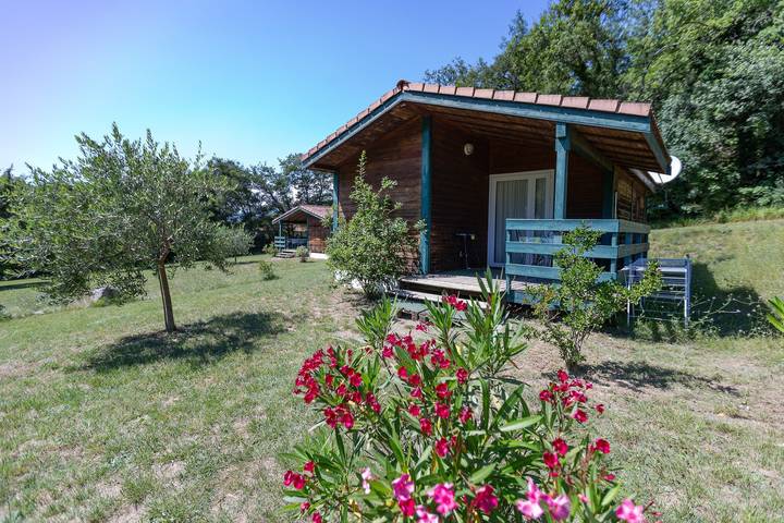 Chalet 'D'alpion' con piscina condivisa, terrazza privata e giardino in comune in Les Tourrettes, Nyons e dintorni