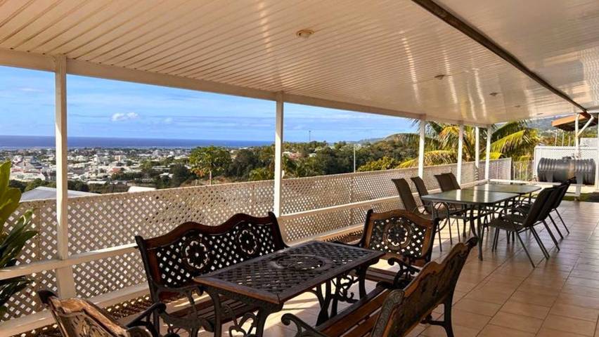 Location de vacances pour 9 personnes, avec balcon et jardin dans Tahiti - 2