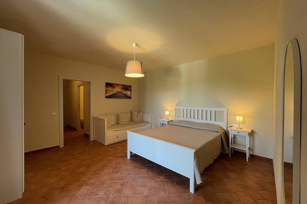 Dream vacation in a villa with private pool for 8 people near the sea in Bibbona, Etruskische Küste