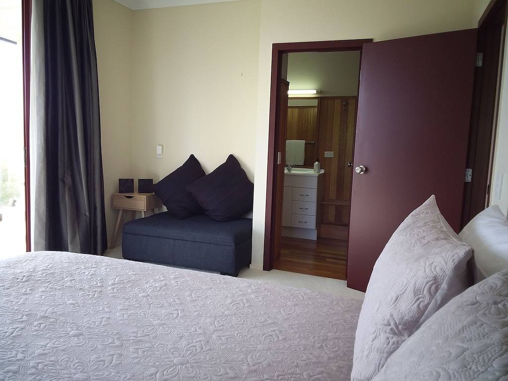 Coromandel Views - Majestic Home/Stunning Outlook/Own Ensuites/Internet/Smart Tv in Coromandel, Waikato