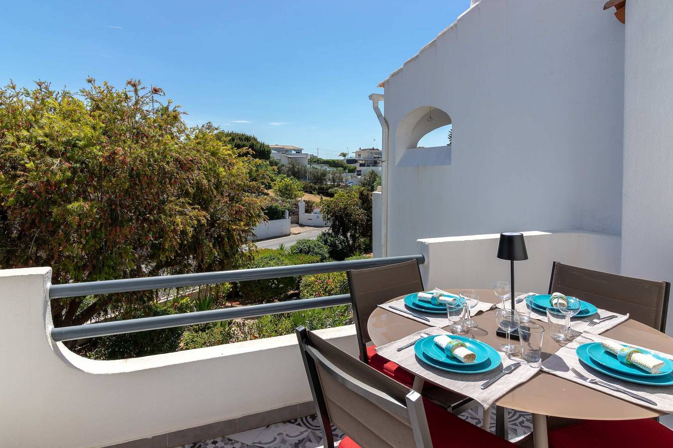 Casa Moinho – Stylish 2 Bedroom Townhouse with Communal Pool, Carvoeiro in Carvoeiro, Lagoa