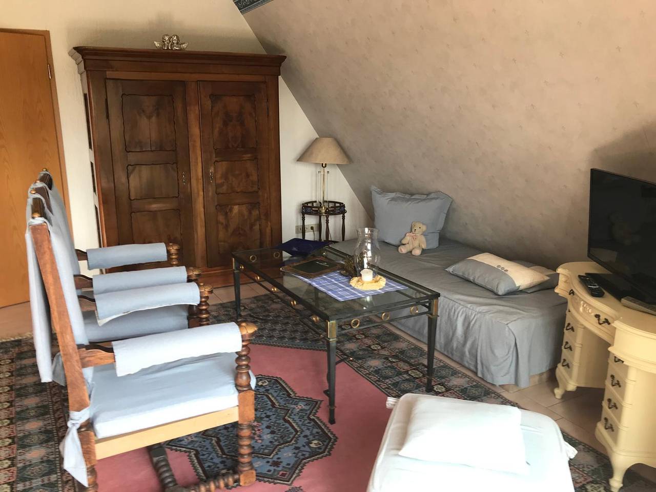 Ganze Wohnung, Ferienwohnung 'Schwalbennest' mit Bergblick, Gemeinschaftsterrasse und Wi-Fi in Sasbachwalden, Mittlerer Schwarzwald