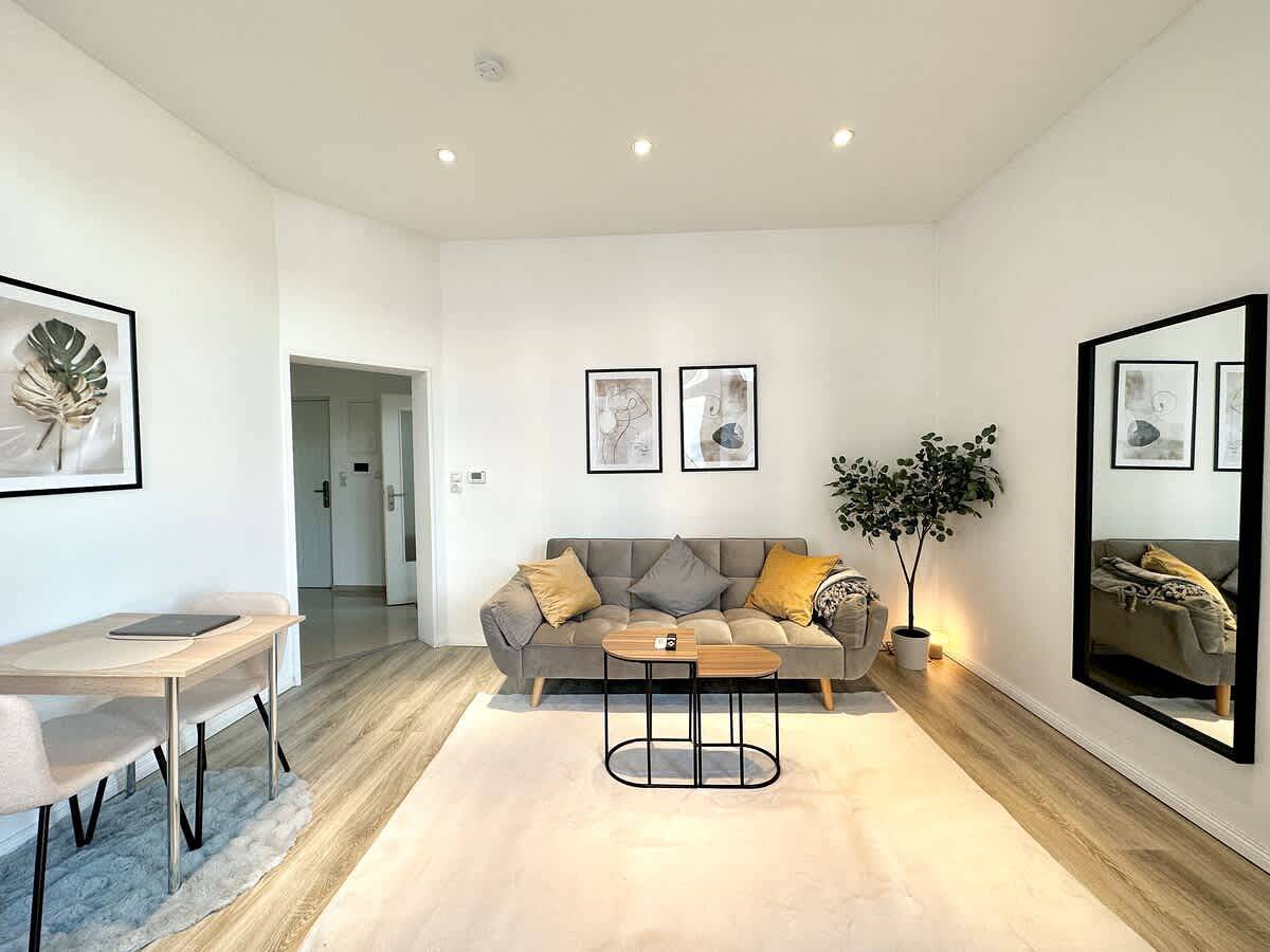 Ganze Wohnung, Ferienwohnung für 5 Personen mit Balkon/Terrasse in Lehe (Bremerhaven), Bremerhaven