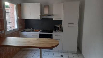 Location de vacances pour 8 personnes, avec terrasse à Saint-Rémy (Saône-et-Loire)