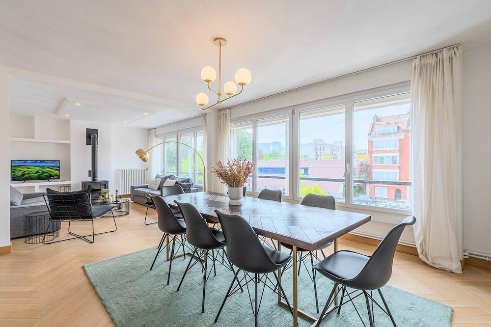 Entire apartment, Large 130 m² 4-bedroom apartment in La Madeleine, Lille region