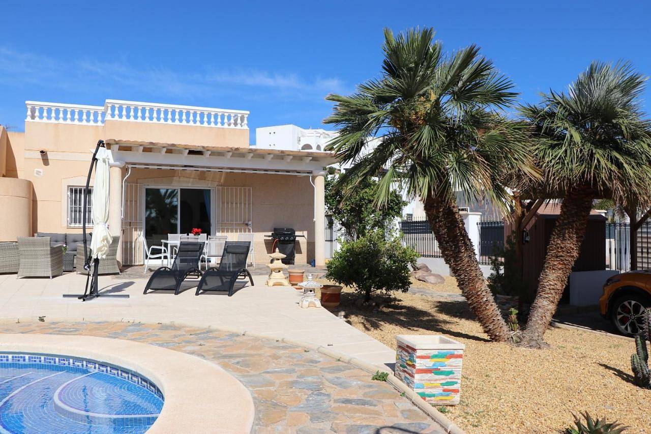 Apartamento entero, Chalet Athos, Ferienwohnung mit Pool,Dachterasse, Meer und Bergblick in San Juan de los Terreros in San Juan de los Terreros, Pulpí