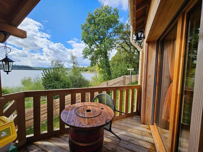 Gîte pour 4 personnes, avec vue sur le lac ainsi que vue et jardin dans Lac de la Liez - 2