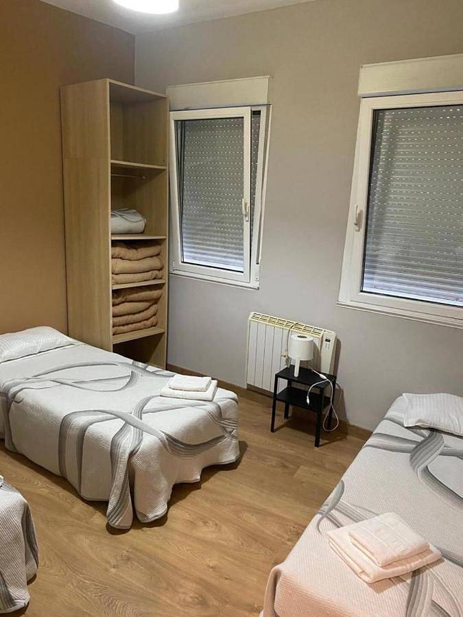 Location de vacances pour 12 personnes, avec vue et terrasse, animaux acceptés à Marín - 3