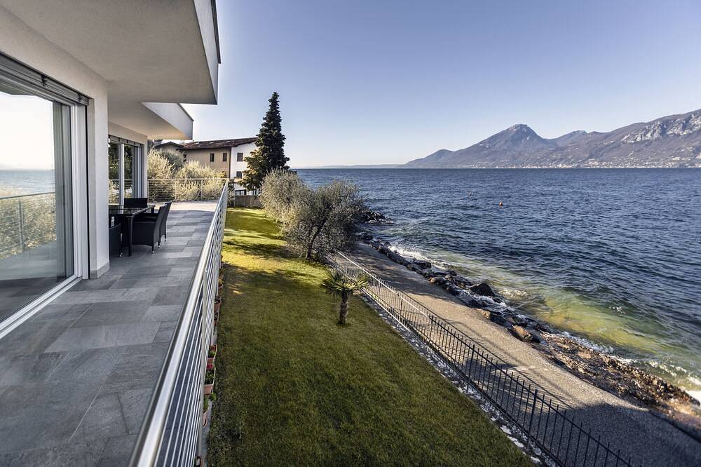 Neue Casaclima Gold Villa am See mit großem Garten für absolute Entspannung in Brenzone, Gardasee-Berge