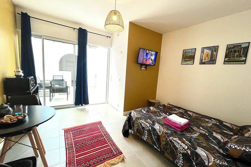 Entire apartment, La Petite Majorelle in Libourne, Libourne region