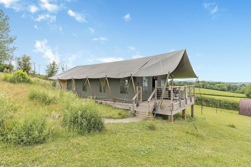 Glamping for 6 People in Herefordshire, Midlands