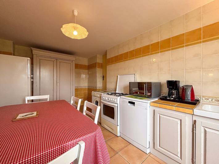 Gîte pour 8 personnes, avec piscine ainsi que jardin et terrasse à Faverolles - 3