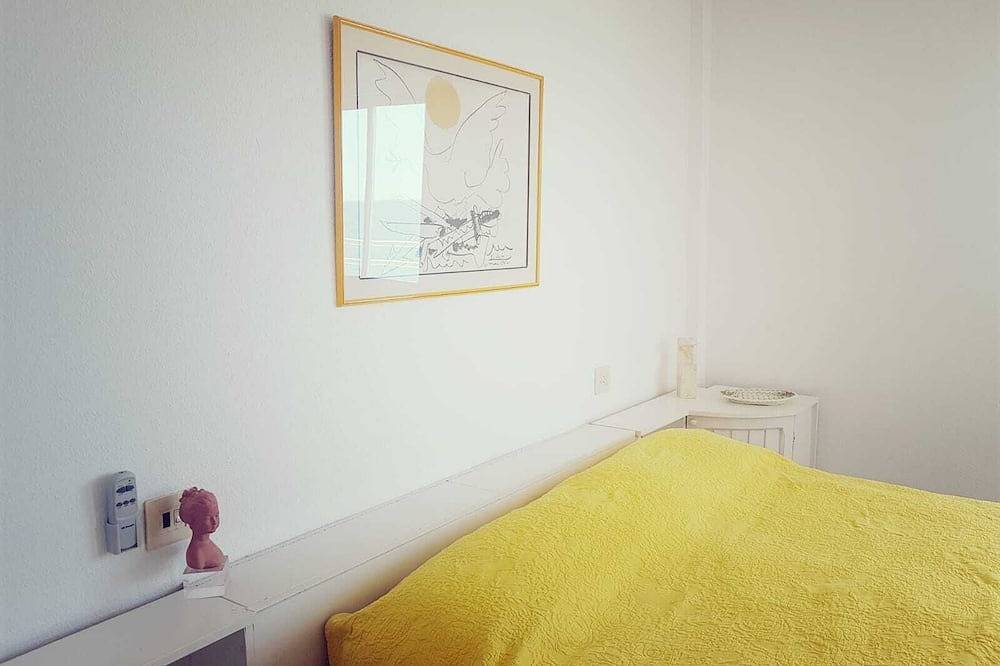 Ganze Wohnung, Apartment in front of the beach and with free parking in the same building. in Altea Dorf, Altea