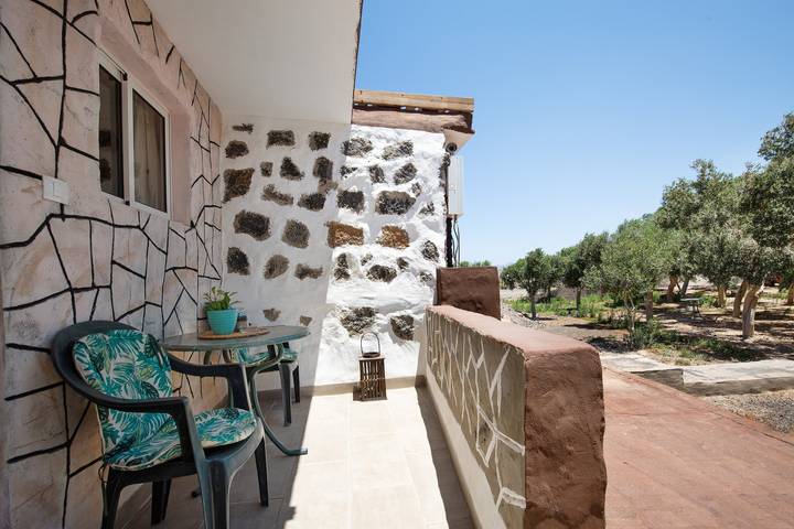 Casa de vacaciones 'Esencia Eco-rústico - Adults Only' con piscina y jardín compartidos in Gran Tarajal, Tuineje